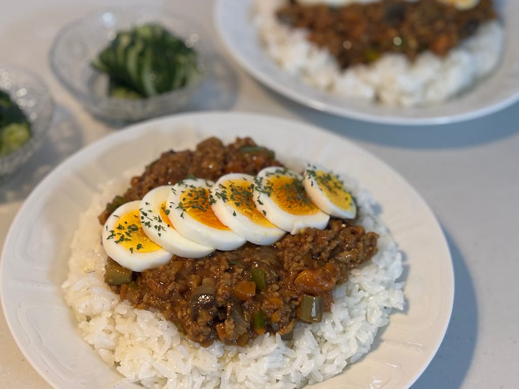 キーマカレーと副菜