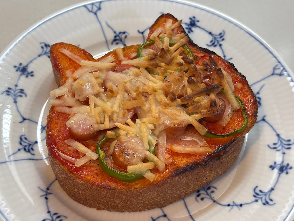 完成品のピザトースト