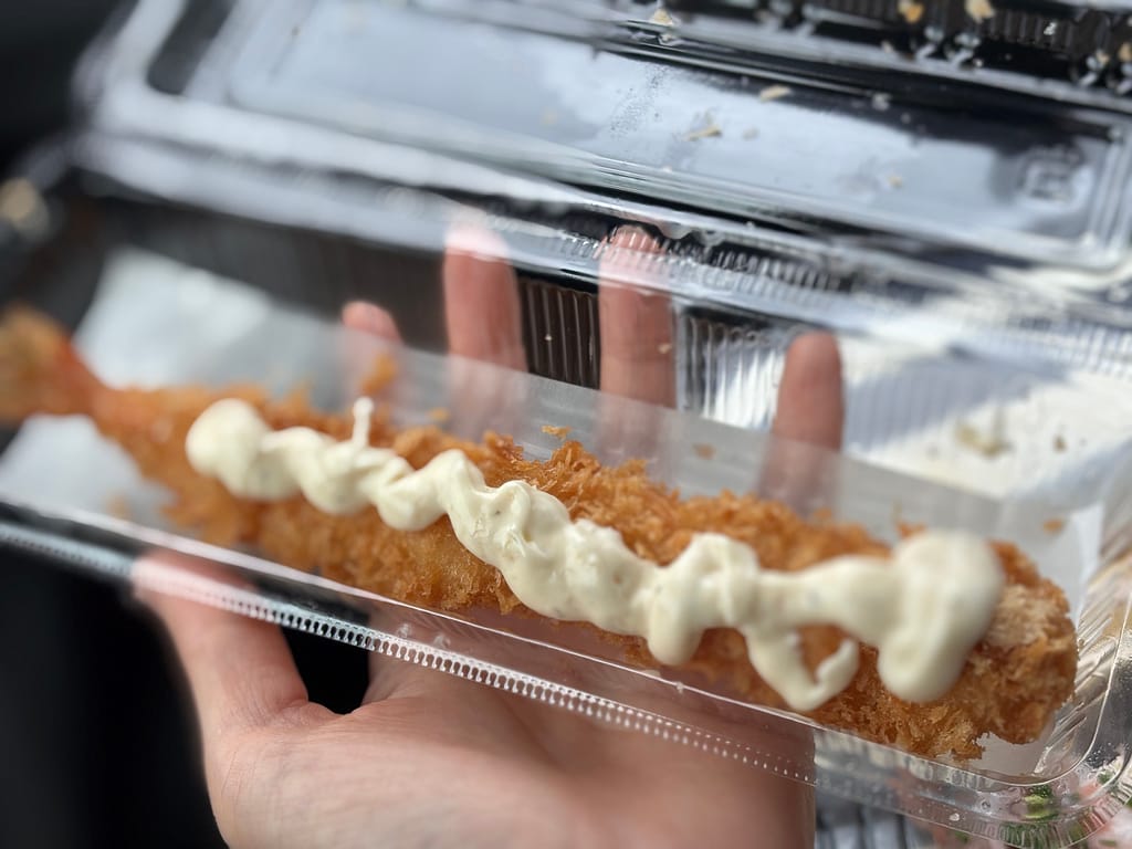 仁井田商店で購入したエビフライ