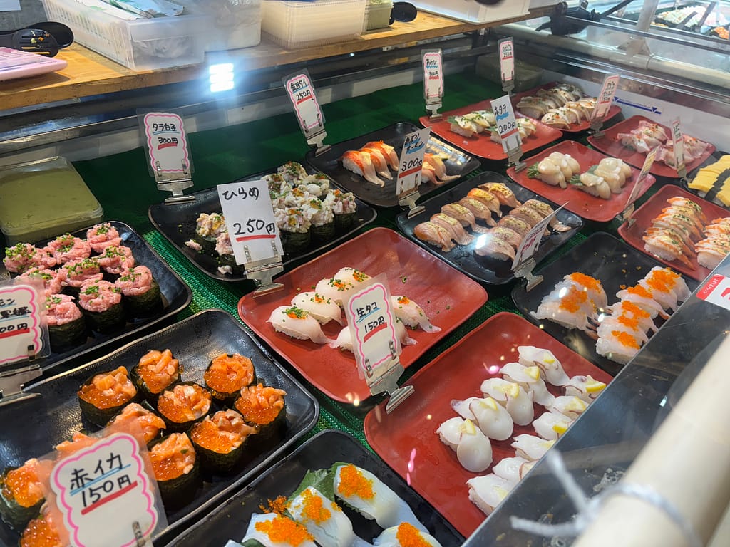 下関勇次水産に並ぶお寿司