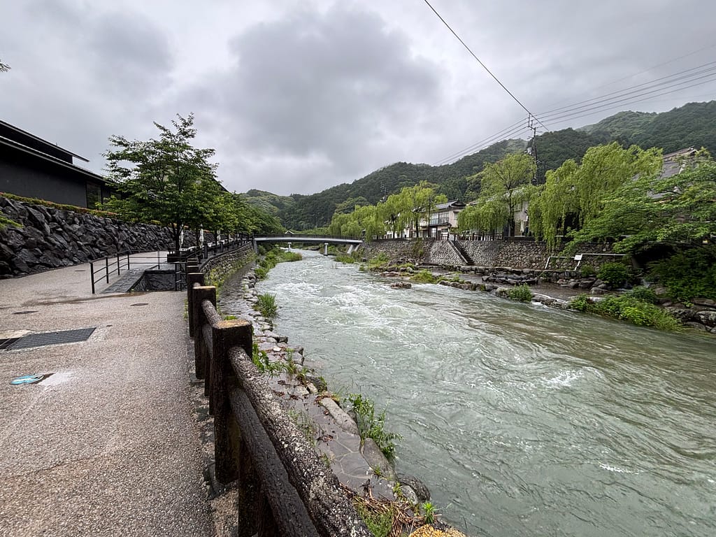 音信川沿いの風景