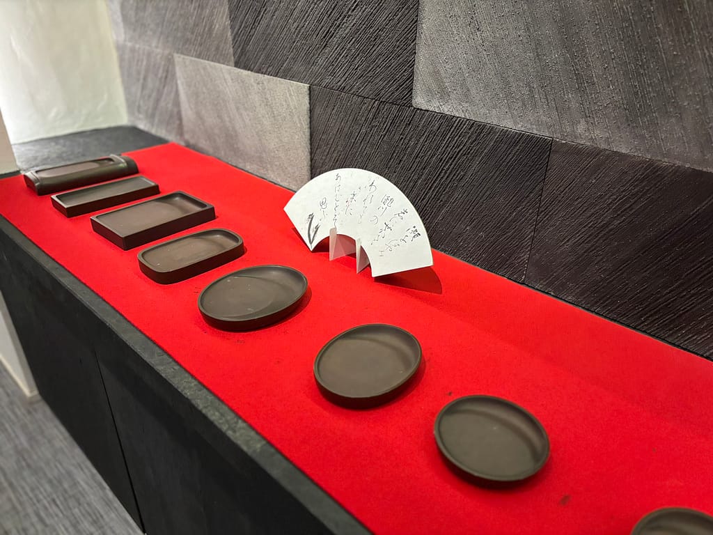 赤間硯が並んでいる様子②