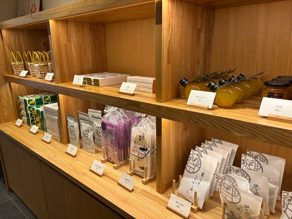 かい長門土産スペース①