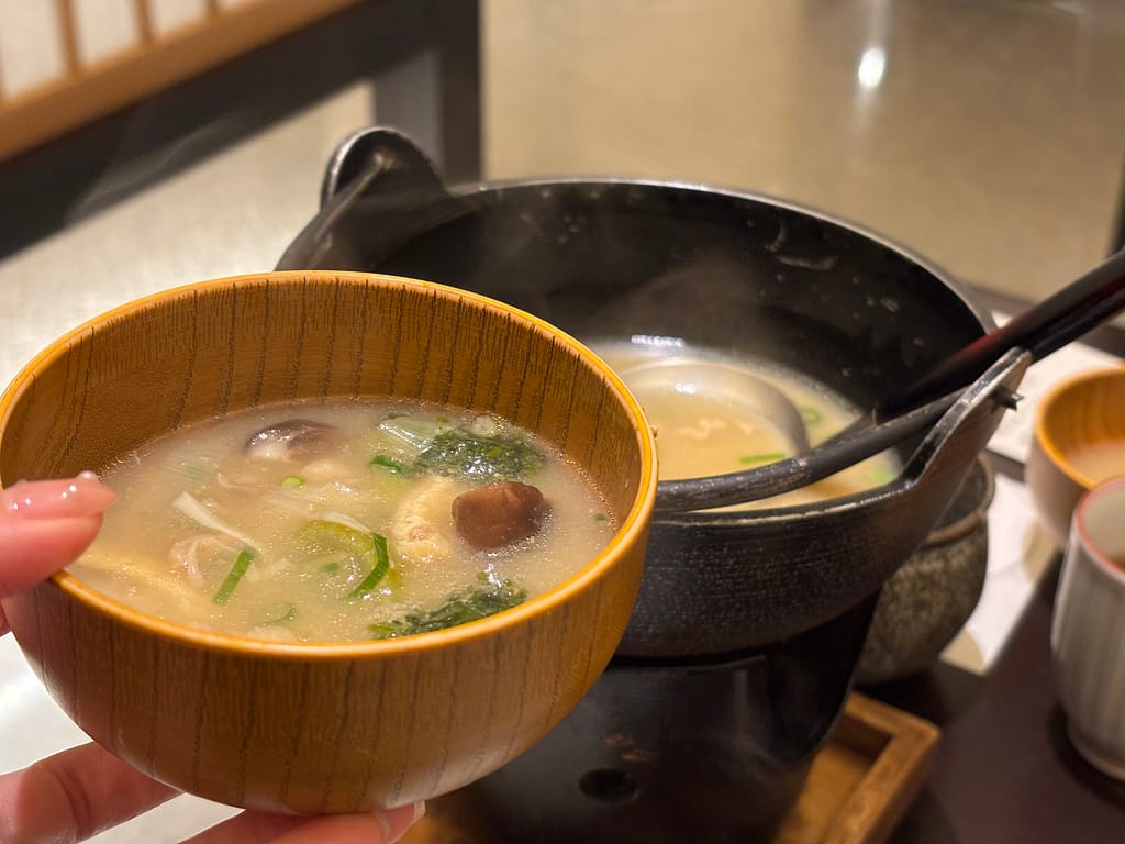 かい長門朝食アップ味噌汁①